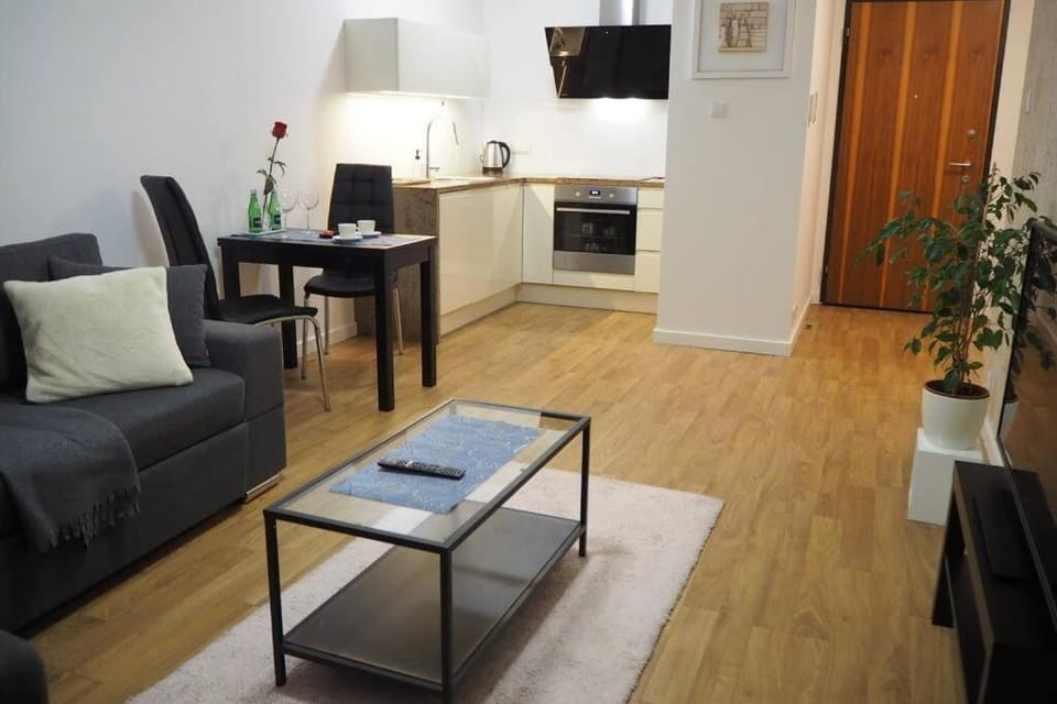 TV and multimedia, Kitchen or kitchenette, Living room, Dining area
