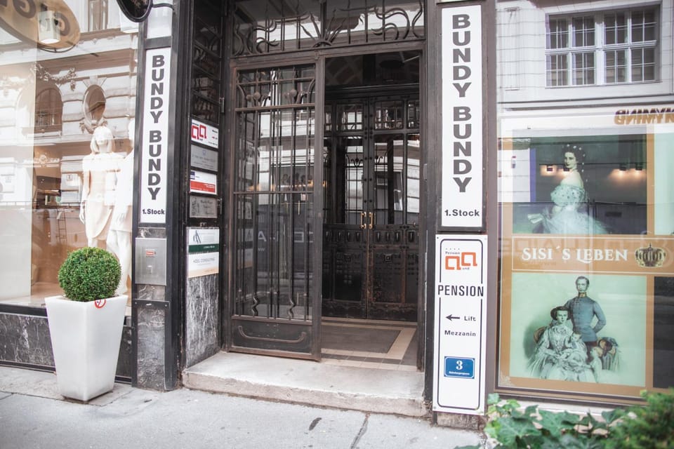 Property building, Facade/entrance