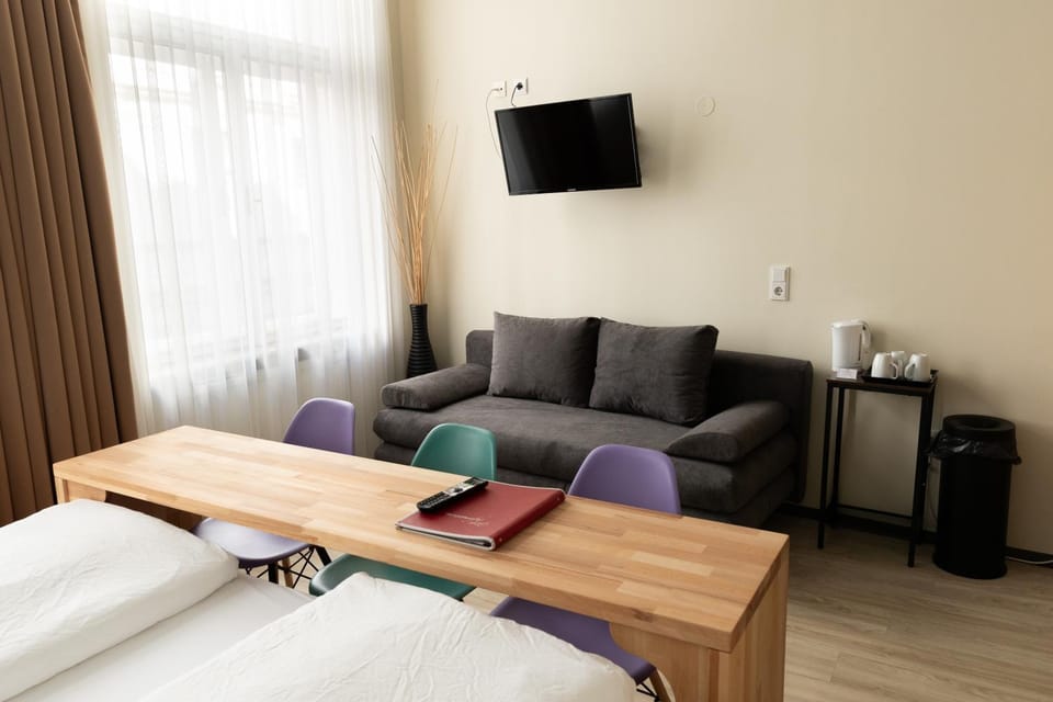 Photo of the whole room, Seating area