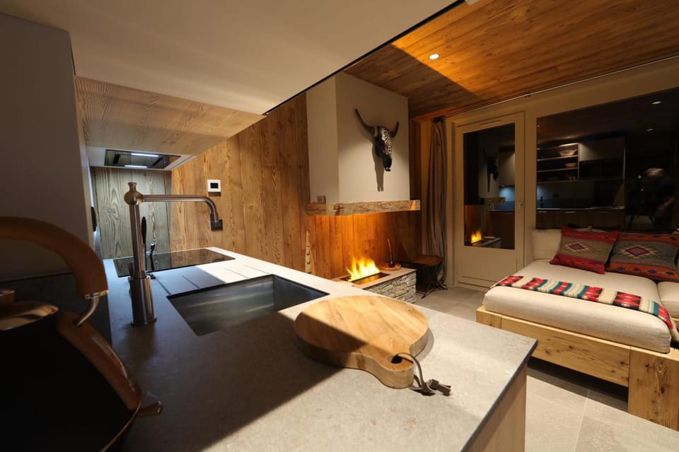 Kitchen or kitchenette, Living room
