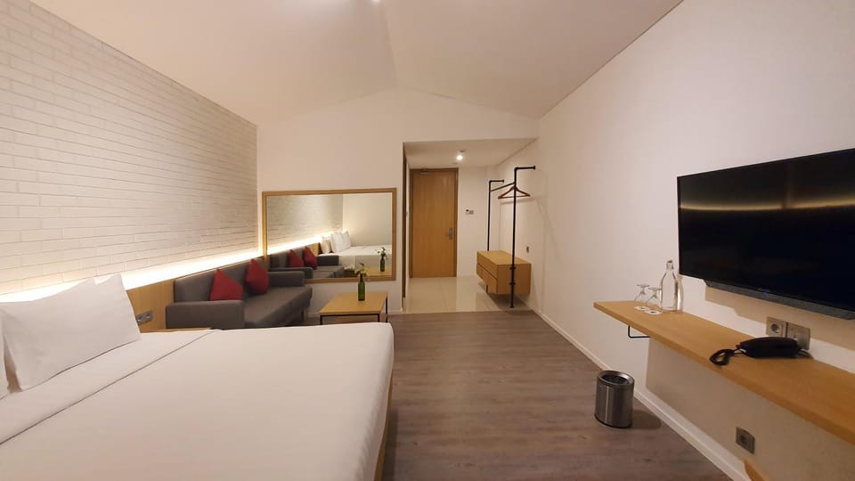 Photo of the whole room, Bedroom