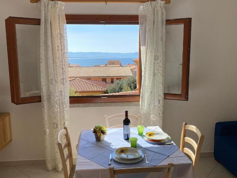 Living room, Dining area, Sea view
