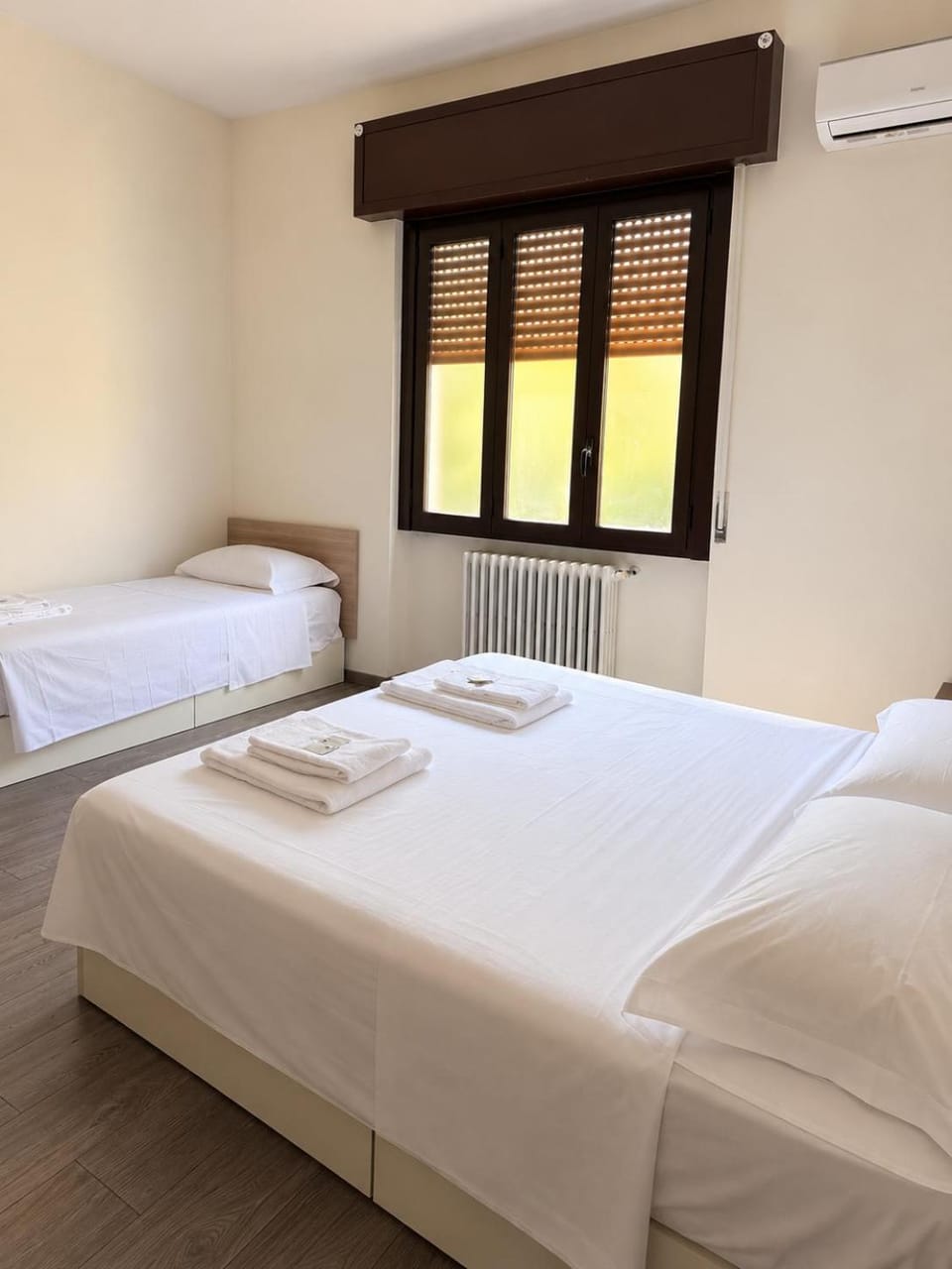 NEW FAMILY INN Bed and Breakfast in Rho