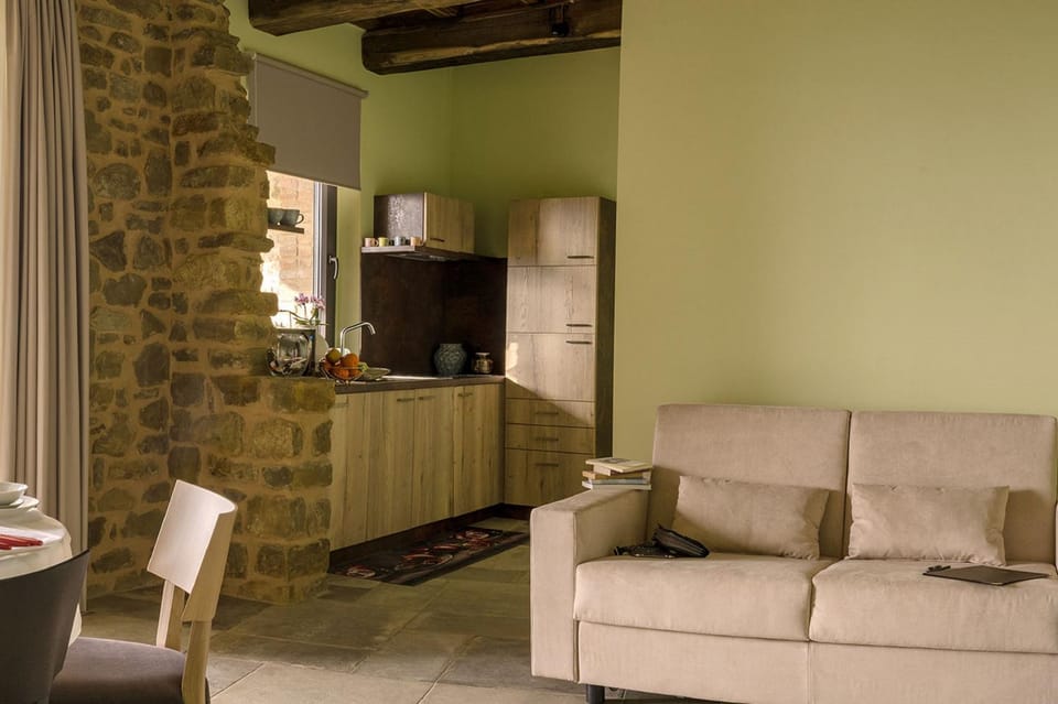 Kitchen or kitchenette, Living room, Dining area