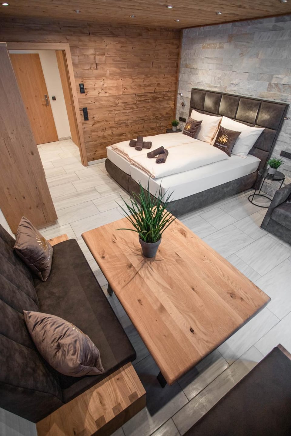 Bed, Photo of the whole room
