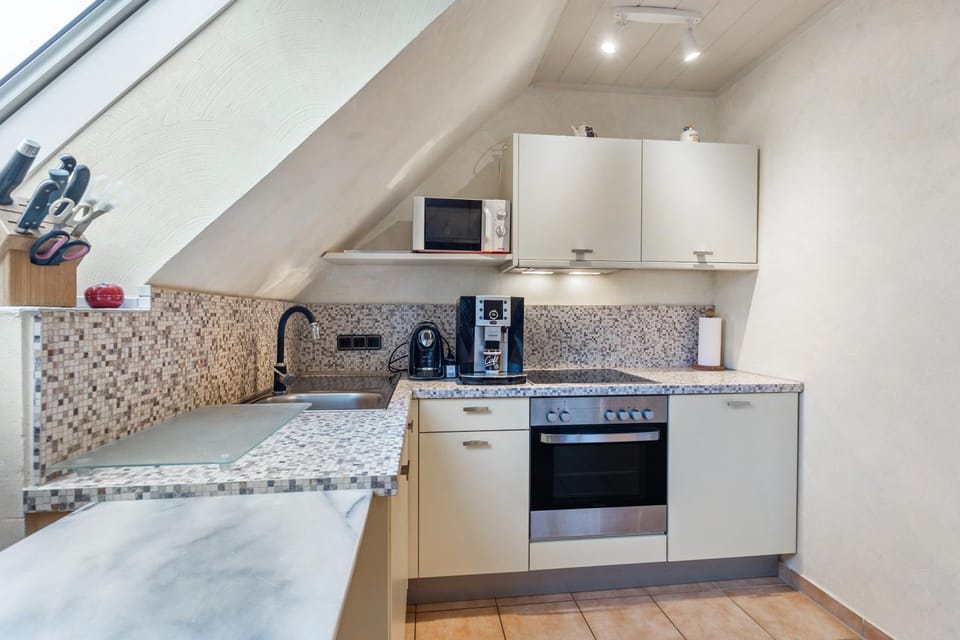 Property building, Kitchen or kitchenette, Living room