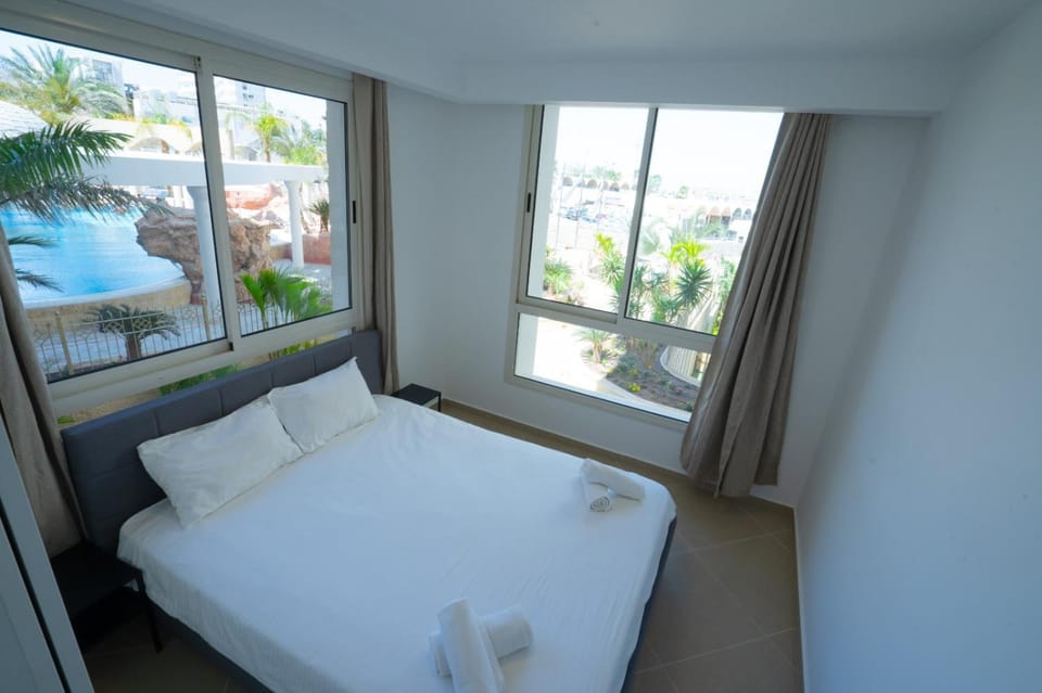 Bedroom, Pool view