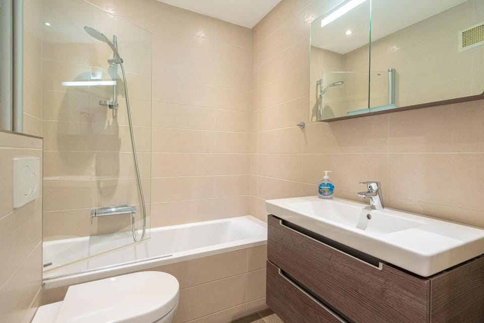 Bathroom, Bath