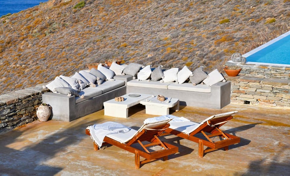 Sea view, Swimming pool, sunbed