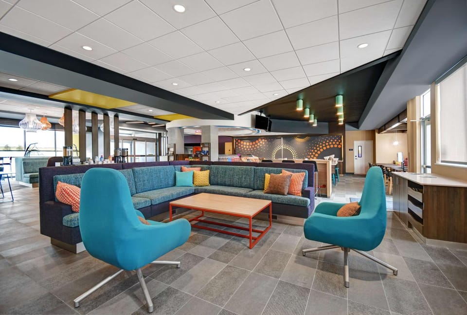 Communal lounge/ TV room, Lobby or reception