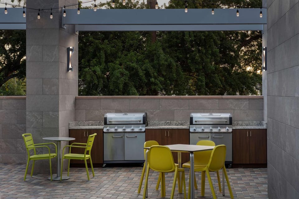 Patio, BBQ facilities, Balcony/Terrace