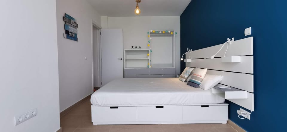 Bed, Photo of the whole room, Bedroom, wardrobe