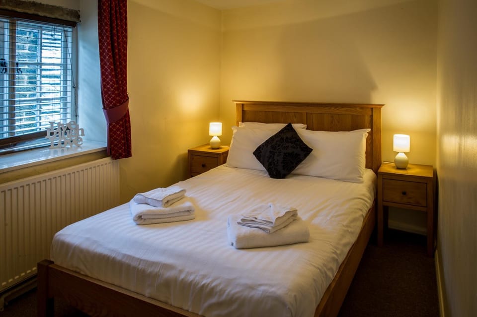 The Old Nag's Head Nature lodge in Edale