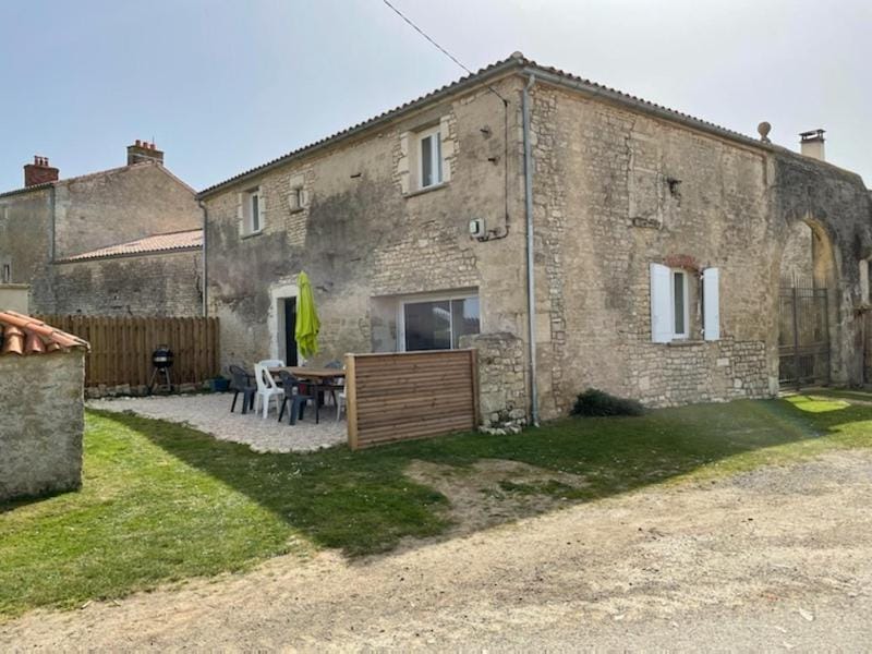 La Commanderie des Templiers Gîte 4 étoiles House in Pays de la Loire