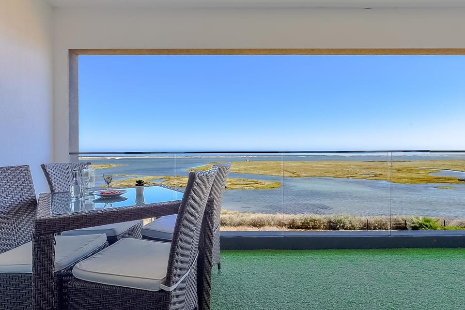 Ken Blacklock Apartment in Fuseta