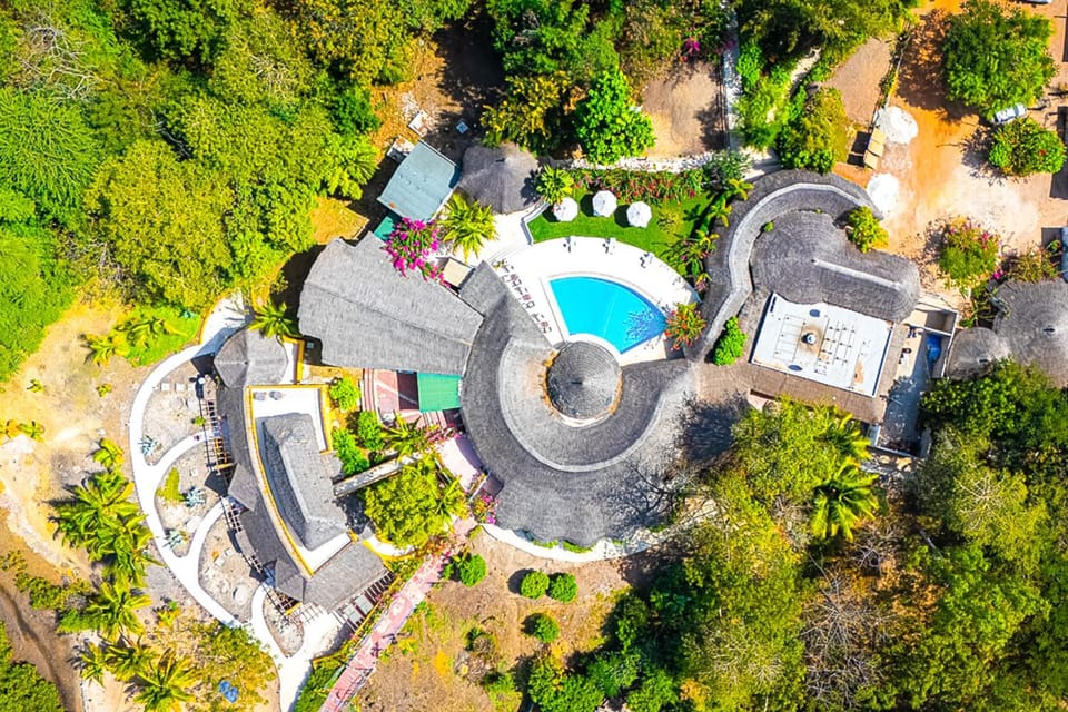 Bird's eye view, Pool view