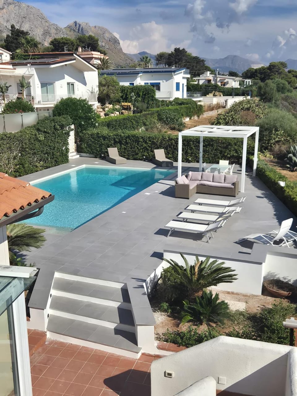 Property building, Swimming pool