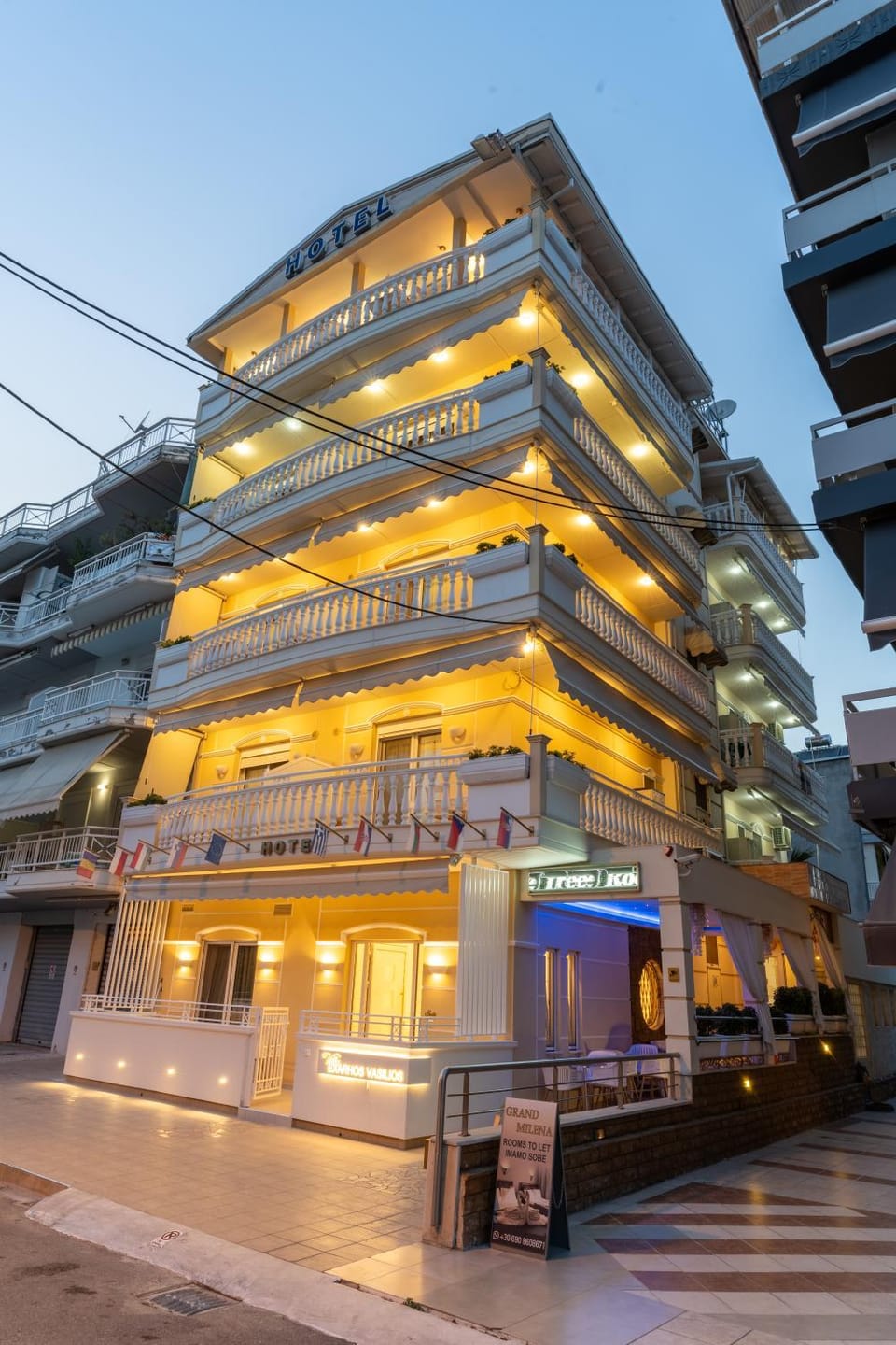 Property building, Balcony/Terrace, Balcony/Terrace