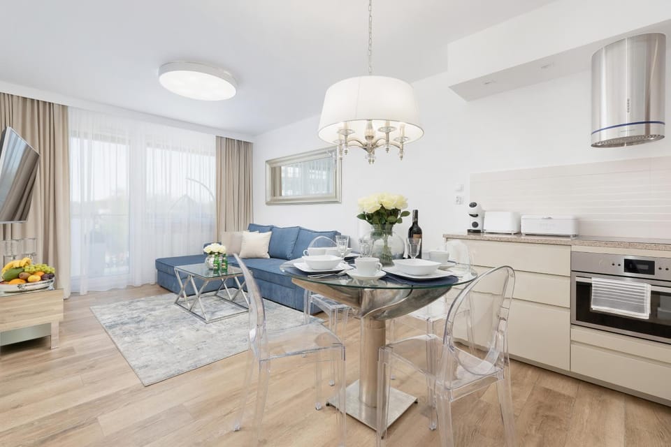 Kitchen or kitchenette, Living room, Dining area