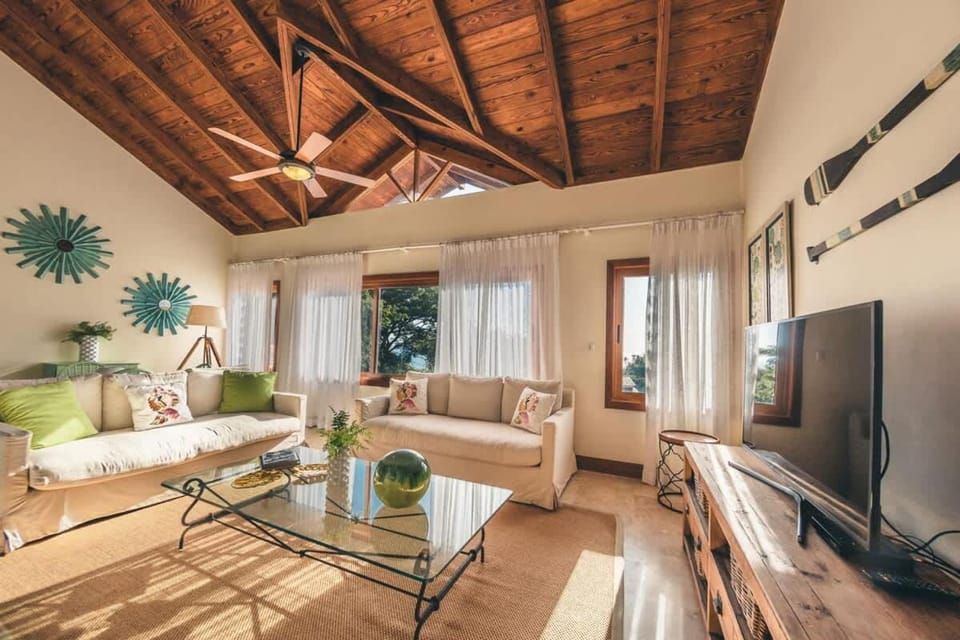 Communal lounge/ TV room, TV and multimedia, Living room, Seating area