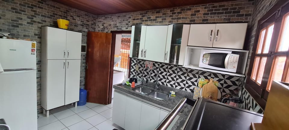 Kitchen or kitchenette, Communal kitchen