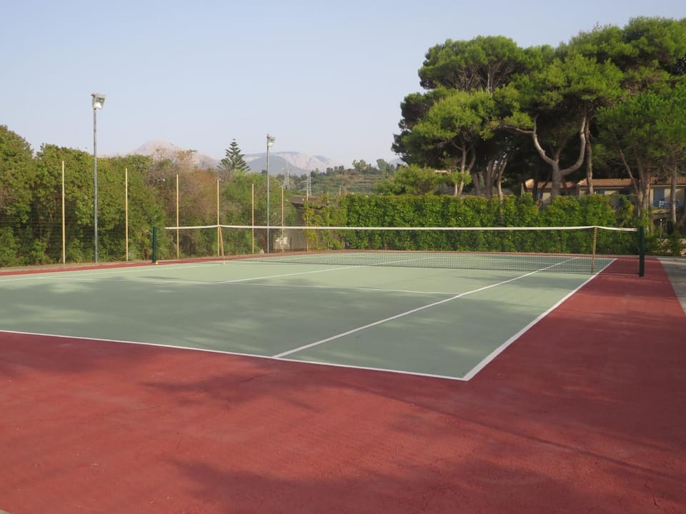 Tennis court