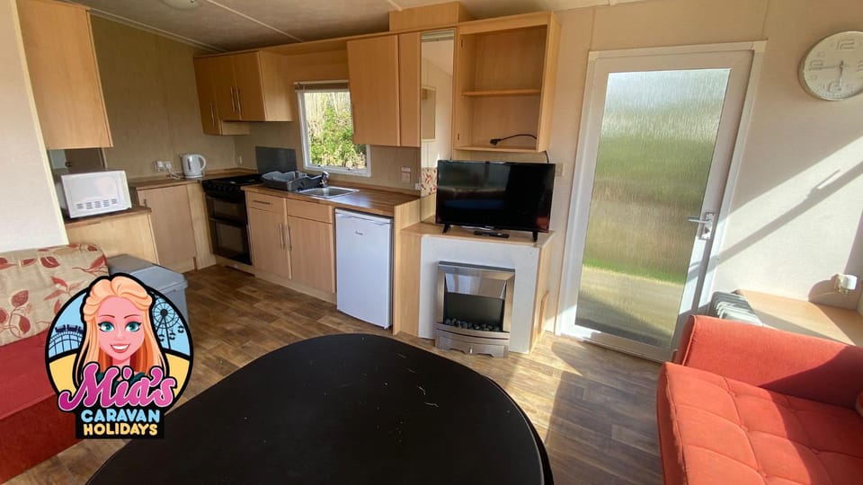 TV and multimedia, Seating area, Dining area, flat iron, minibar, pet friendly, stove