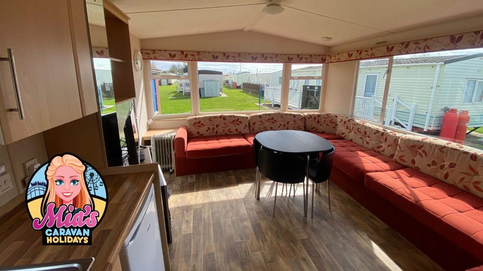 TV and multimedia, Living room, Seating area, Dining area, internet