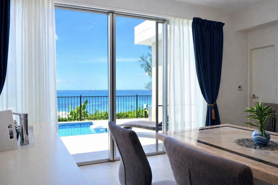 Pool view, Sea view