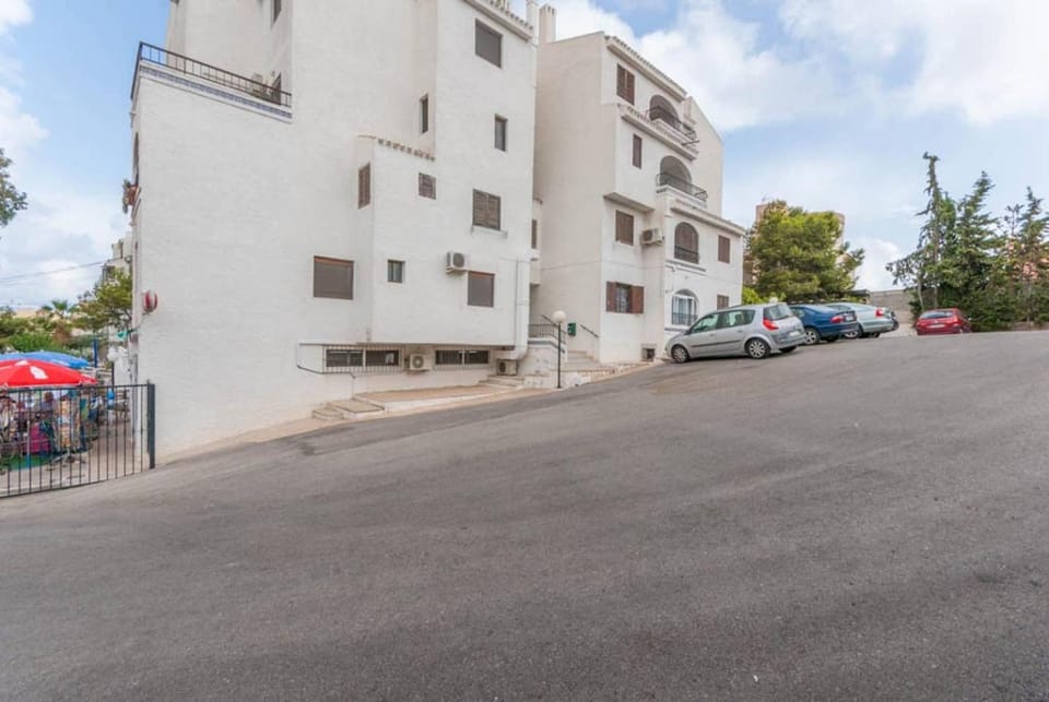 Property building, Neighbourhood