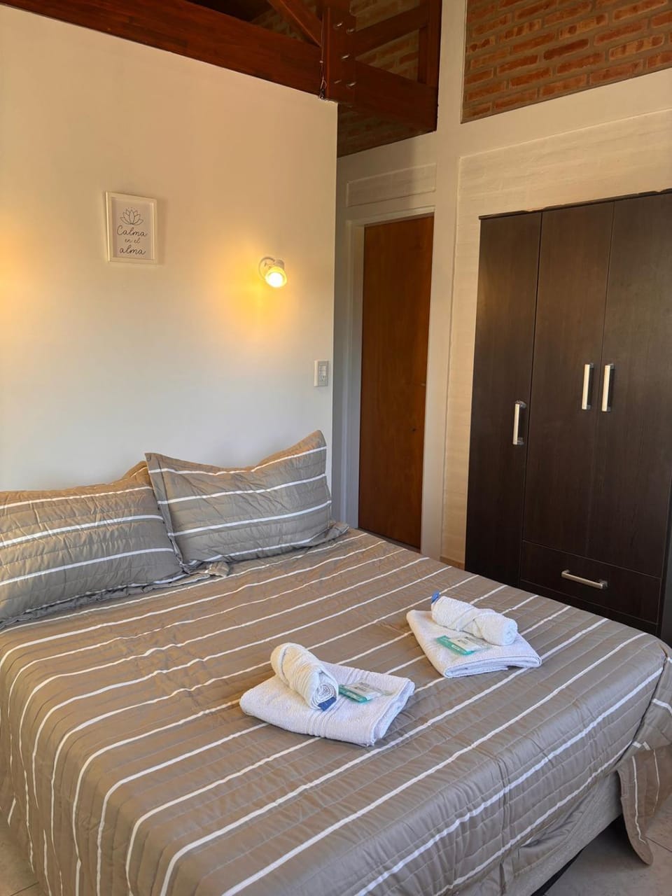 Bed, Bedroom, towels, wardrobe