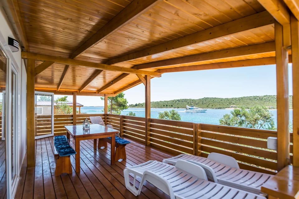 Balcony/Terrace, Seating area, Sea view, Area and facilities