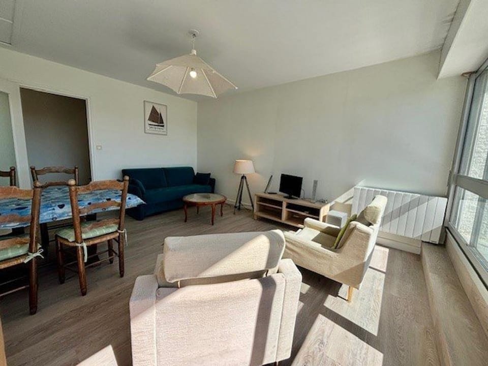 Appartement lumineux 2 pièces, balcon sud, parking, centre Quiberon - FR-1-478-191 Apartment in Quiberon