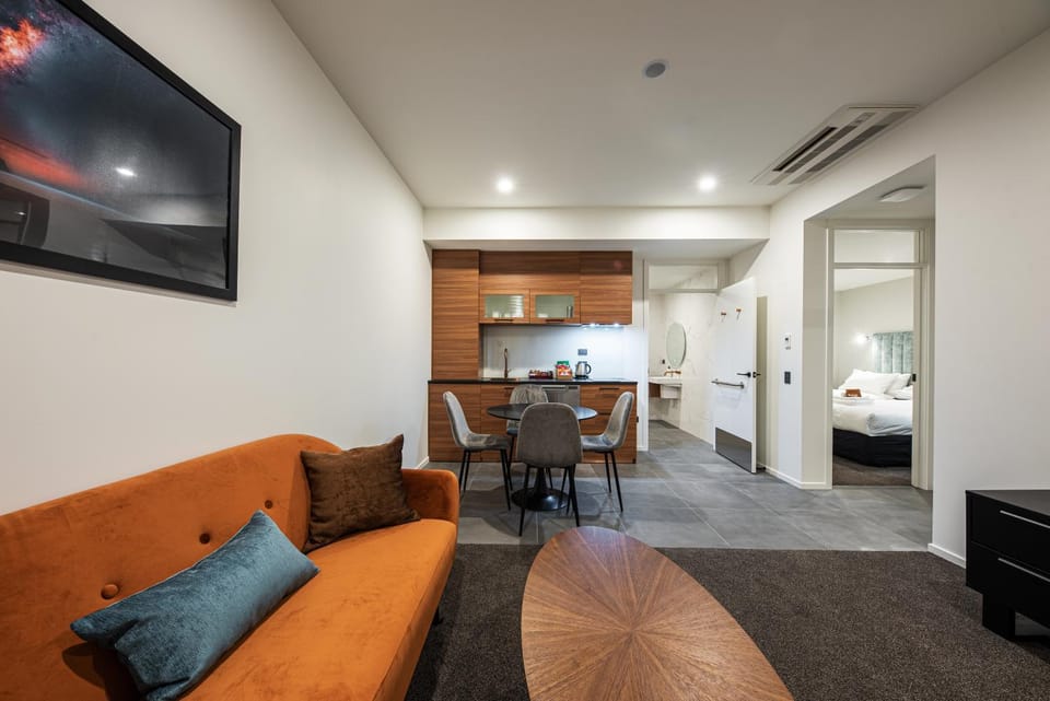 Kitchen or kitchenette, Living room