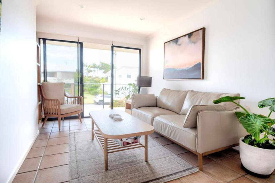 View (from property/room), Balcony/Terrace, Living room, Seating area