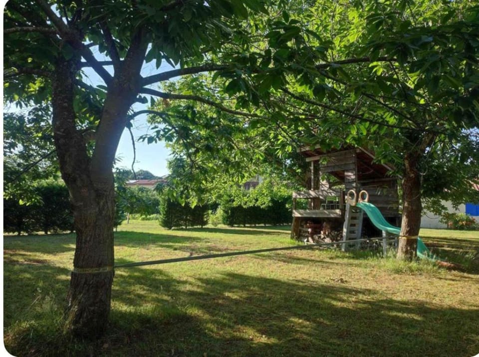 Grande Maison Familiale entre lac et océan House in Nouvelle-Aquitaine