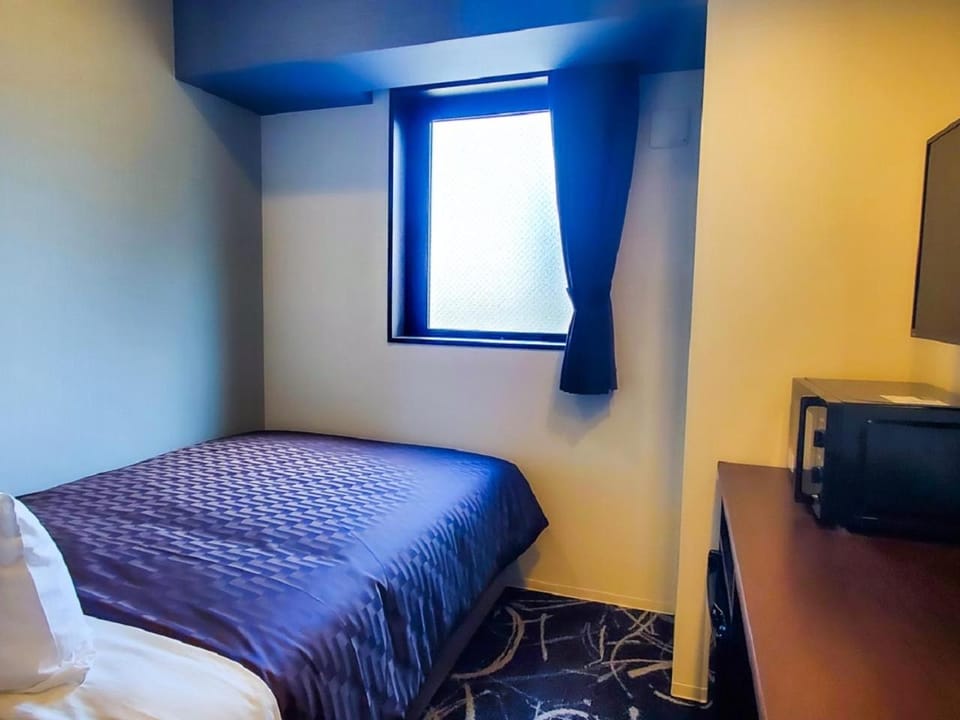 Bed, Photo of the whole room, hair dresser