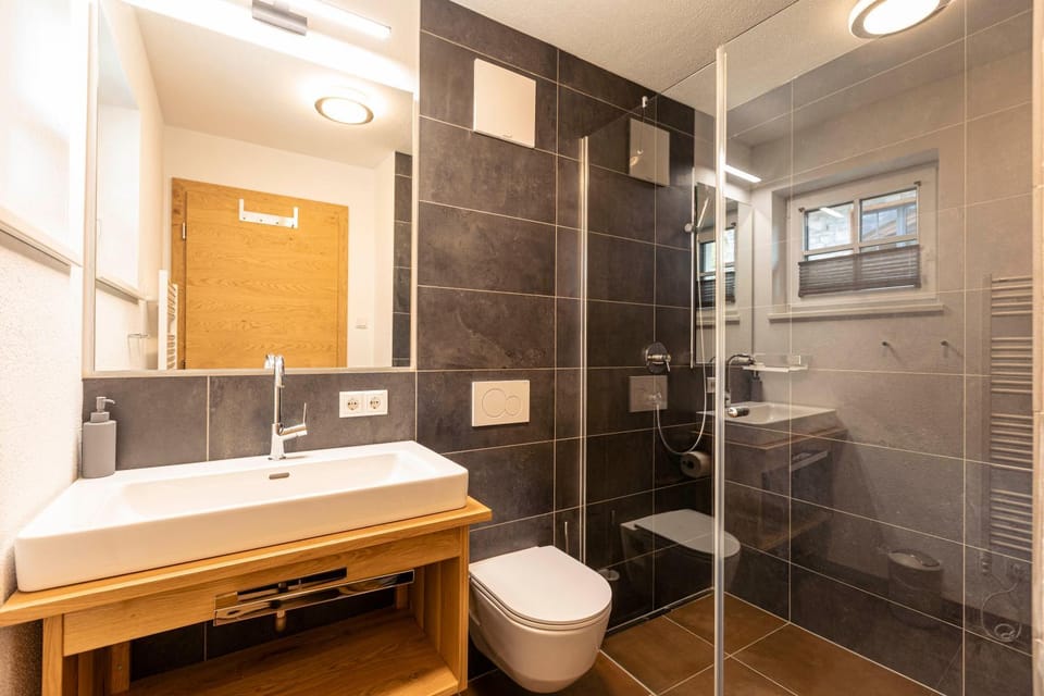 Shower, Toilet, Bathroom, Bathroom