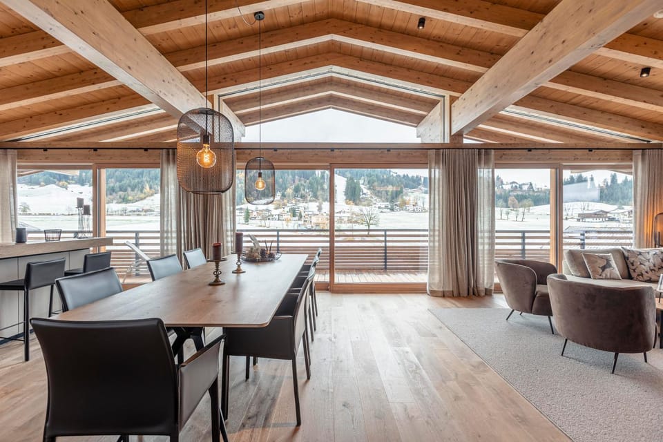 Living room, Seating area, Dining area, Area and facilities