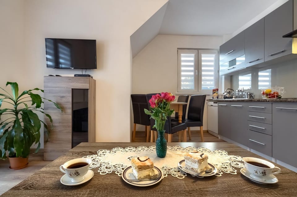 TV and multimedia, Kitchen or kitchenette