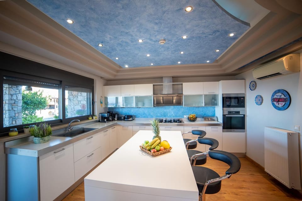 Kitchen or kitchenette, oven, stove
