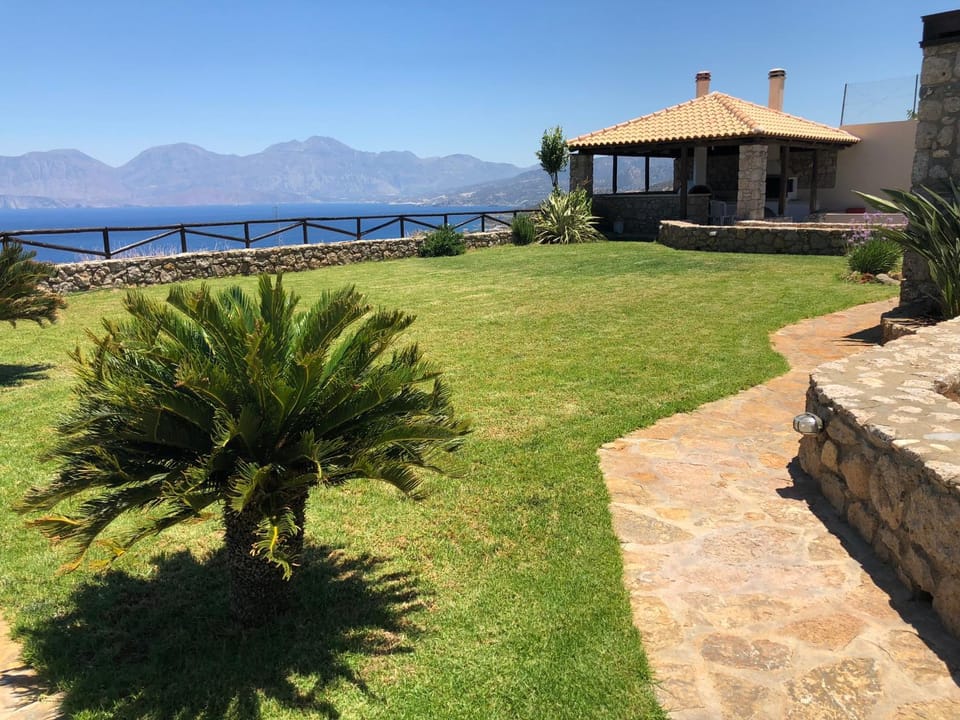 Property building, Garden, Garden view, Mountain view, Sea view