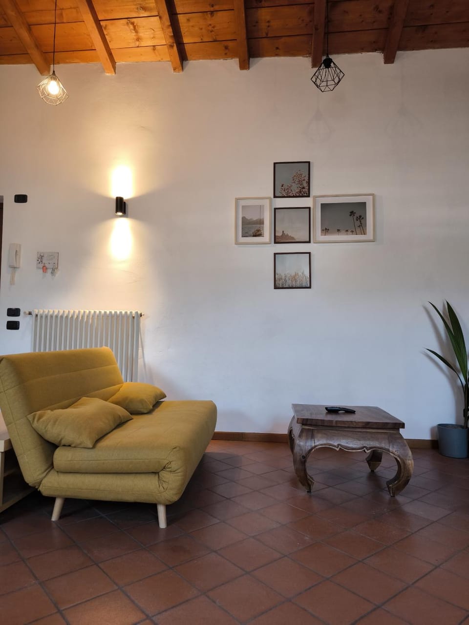 Communal lounge/ TV room, Living room