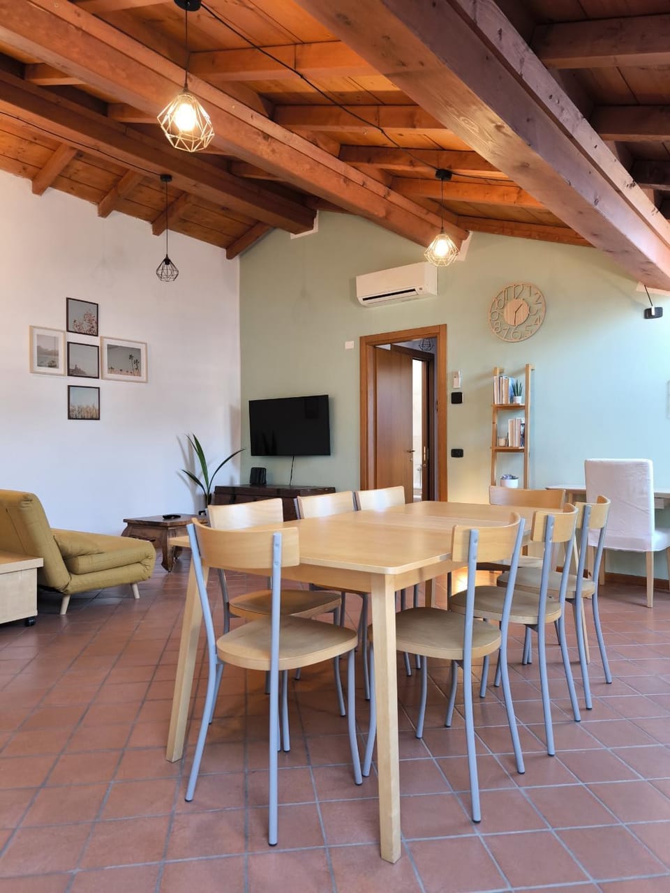 Communal lounge/ TV room, Living room