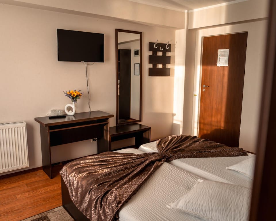 Photo of the whole room, internet