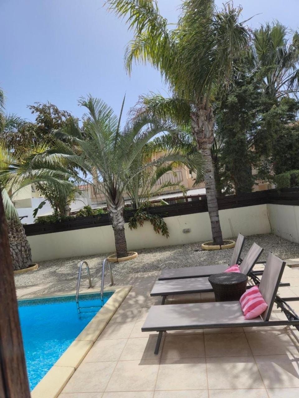 Pool view, Swimming pool, sunbed