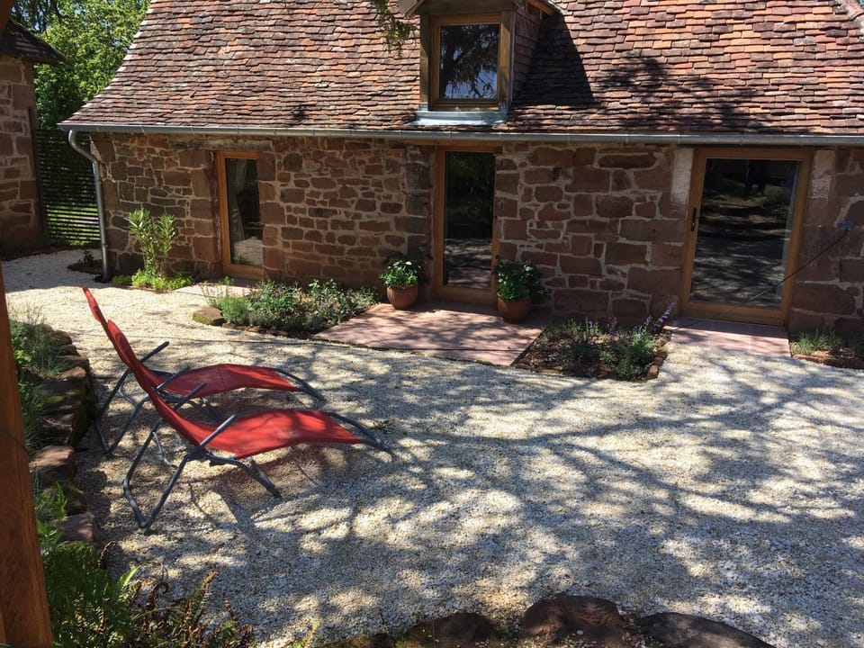 Countryside tiny house near Chateau de Hautefort House in Nouvelle-Aquitaine