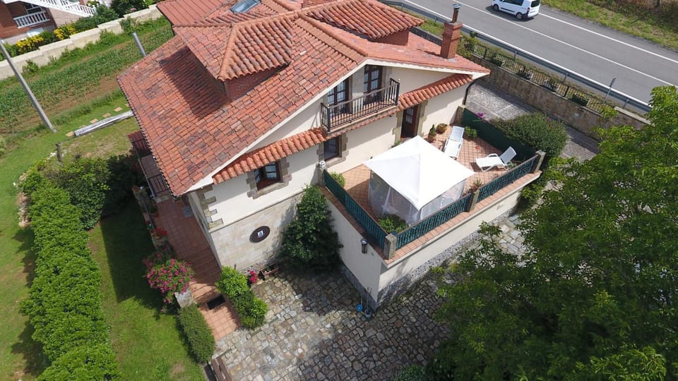 Property building, Day, Neighbourhood, Bird's eye view, Street view, Parking
