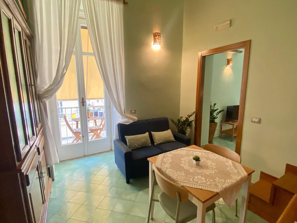 Appartamento in centro storico Apartment in Maiori