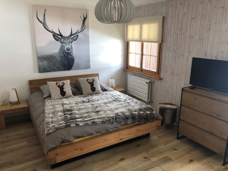 Bed, Photo of the whole room